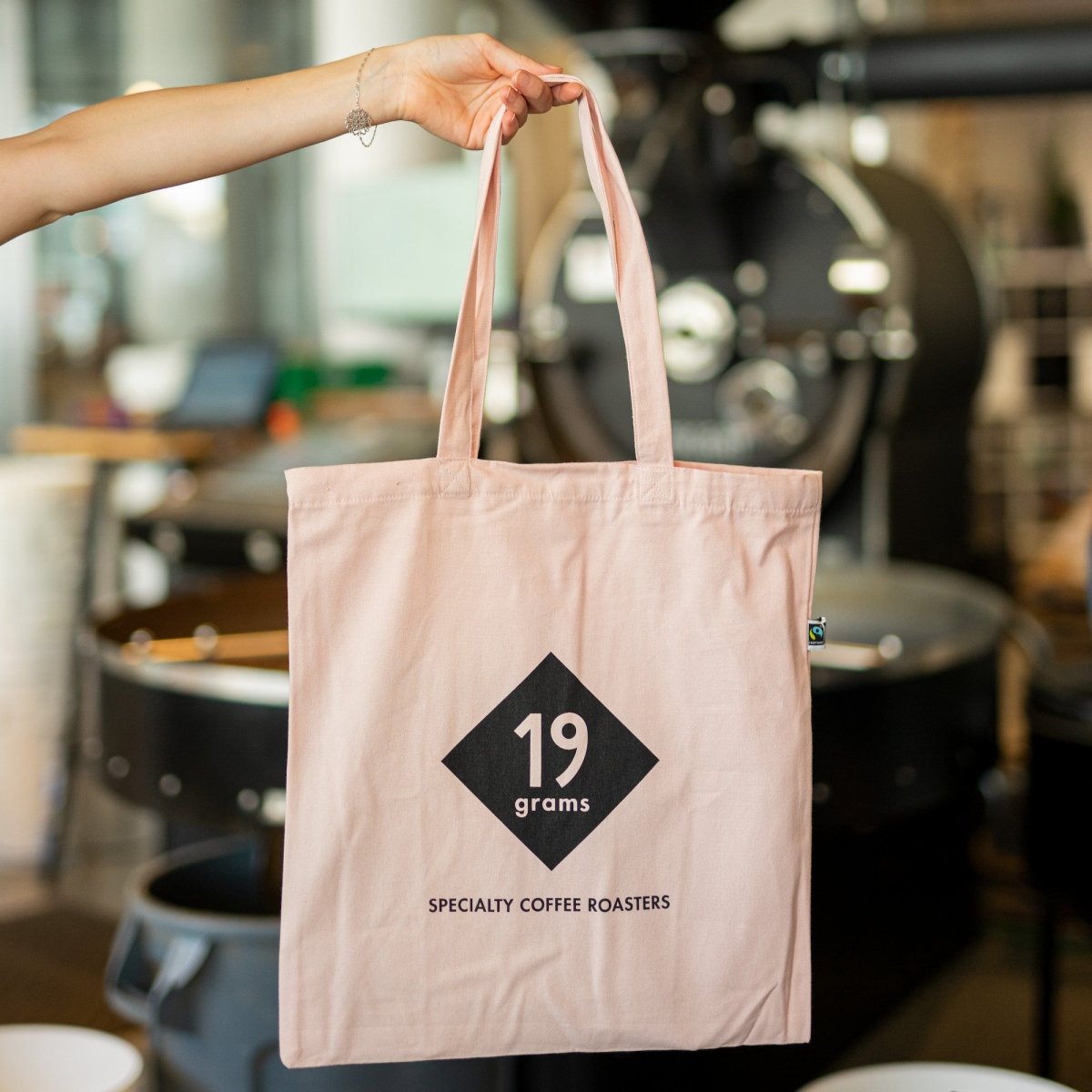 Beutel mit 19grams Logo