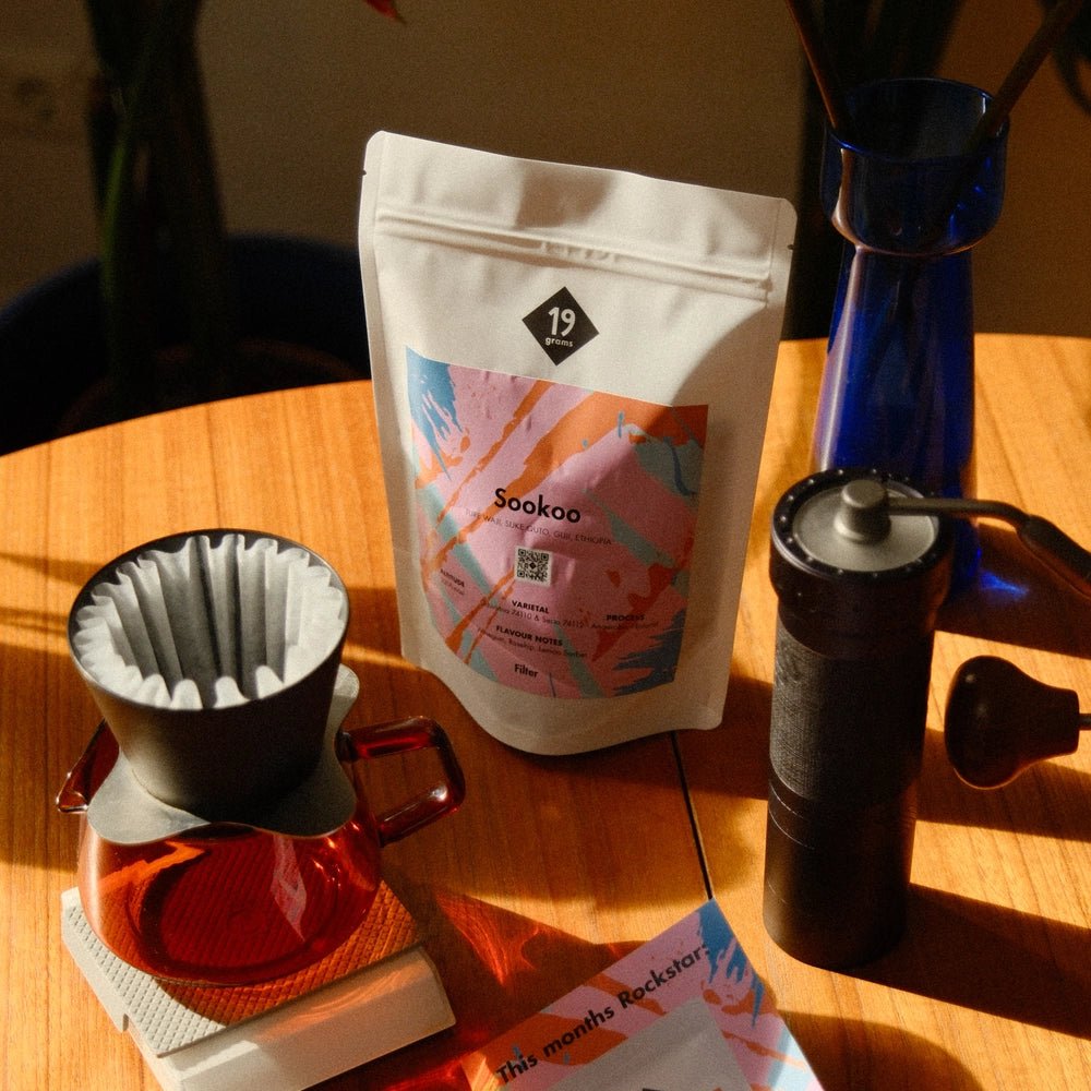 19grams Soooo Äthiopien Filter Kaffee Beutel mit Mühle und Filterkaffee Setup