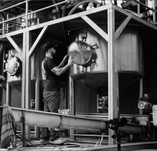 4 Llamas Kaffee Verarbeitungssilos