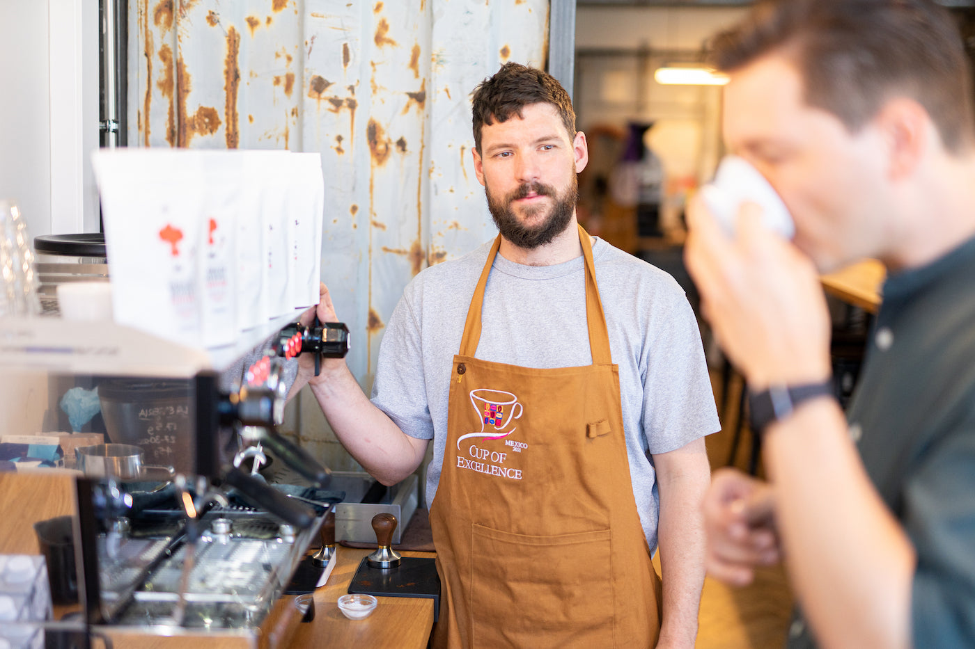 Anthony beim Kaffee-Tasting