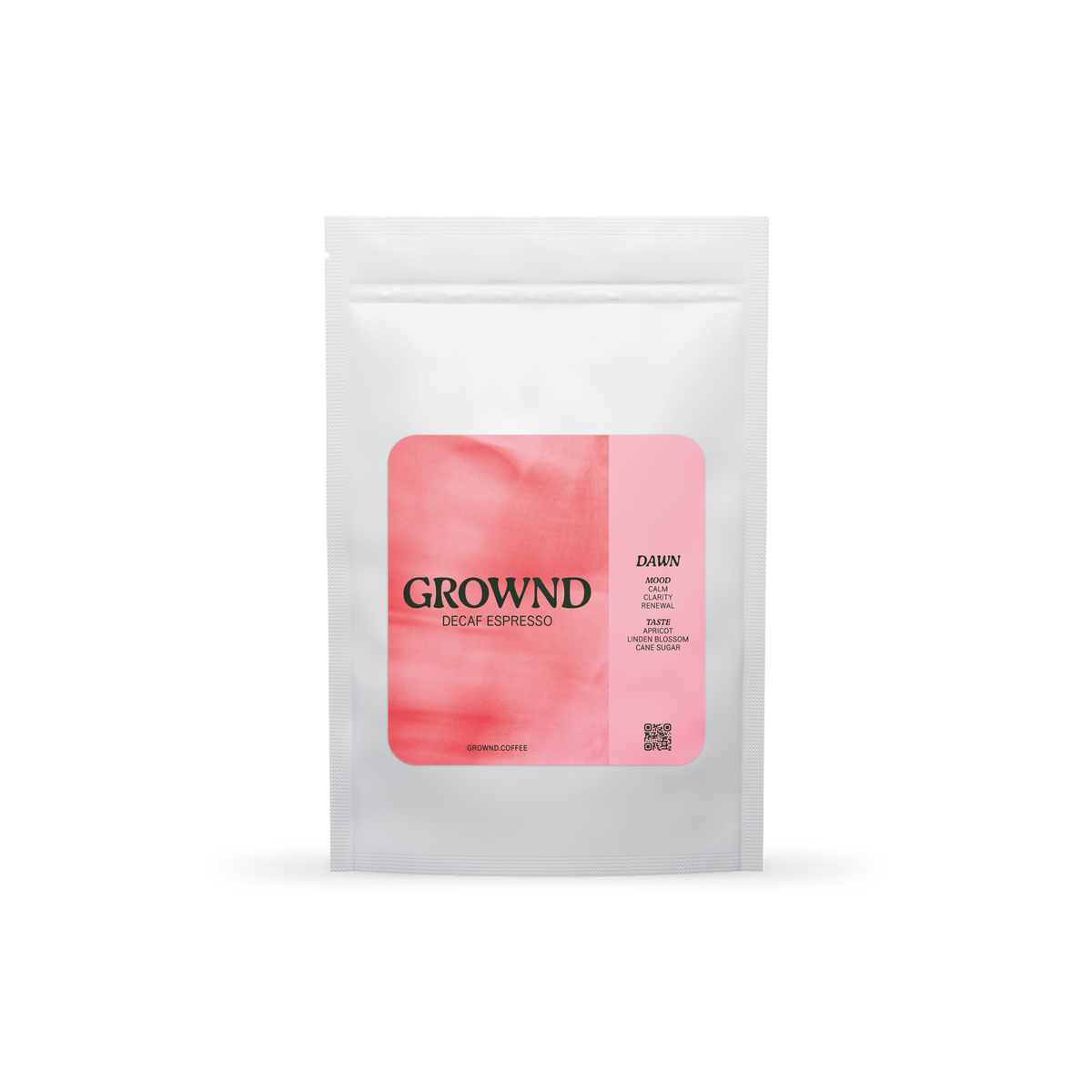 19grams GROWND DAWN Espresso Decaf – Freigestellter weißer Kaffeebeutel mit rosafarbenem Label, Geschmacksnoten Aprikose, Lindenblüte und Rohrzucker