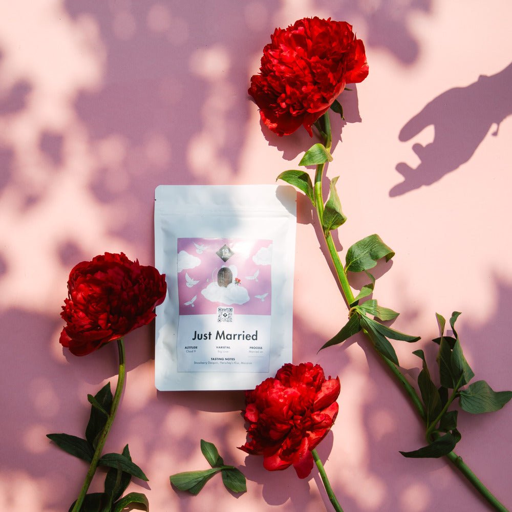 19grams Just Married Tüte mit roten Blüten