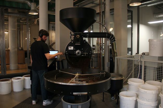 Roasting coffee beans with a drum roaster at 19grams