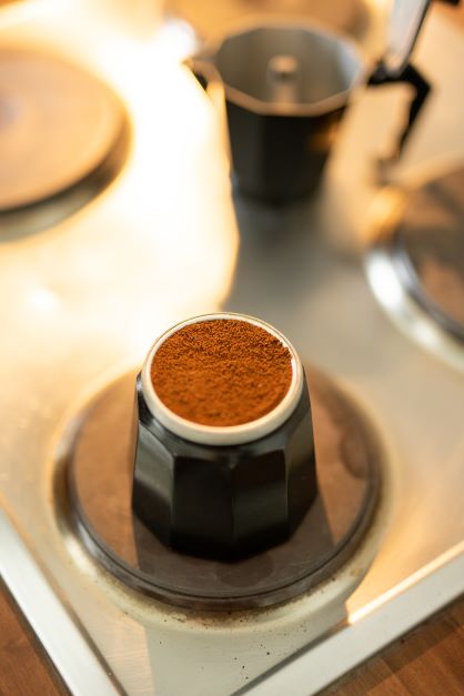 A Schraubkanne being prepared on a stove top using 19grams beans
