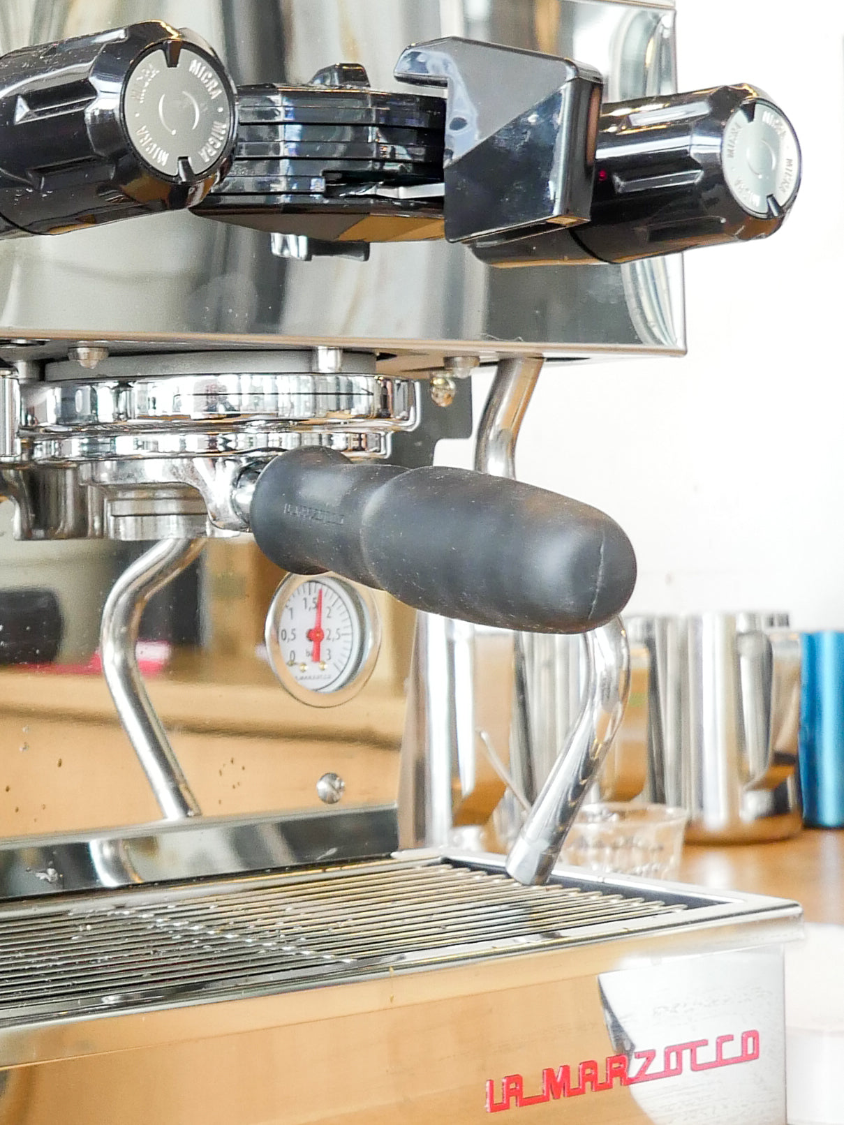Pressure gauge on a la Marzocco Espresso machine in 19grams training room at 19grams cafe and Roastery in Alexanderplatz