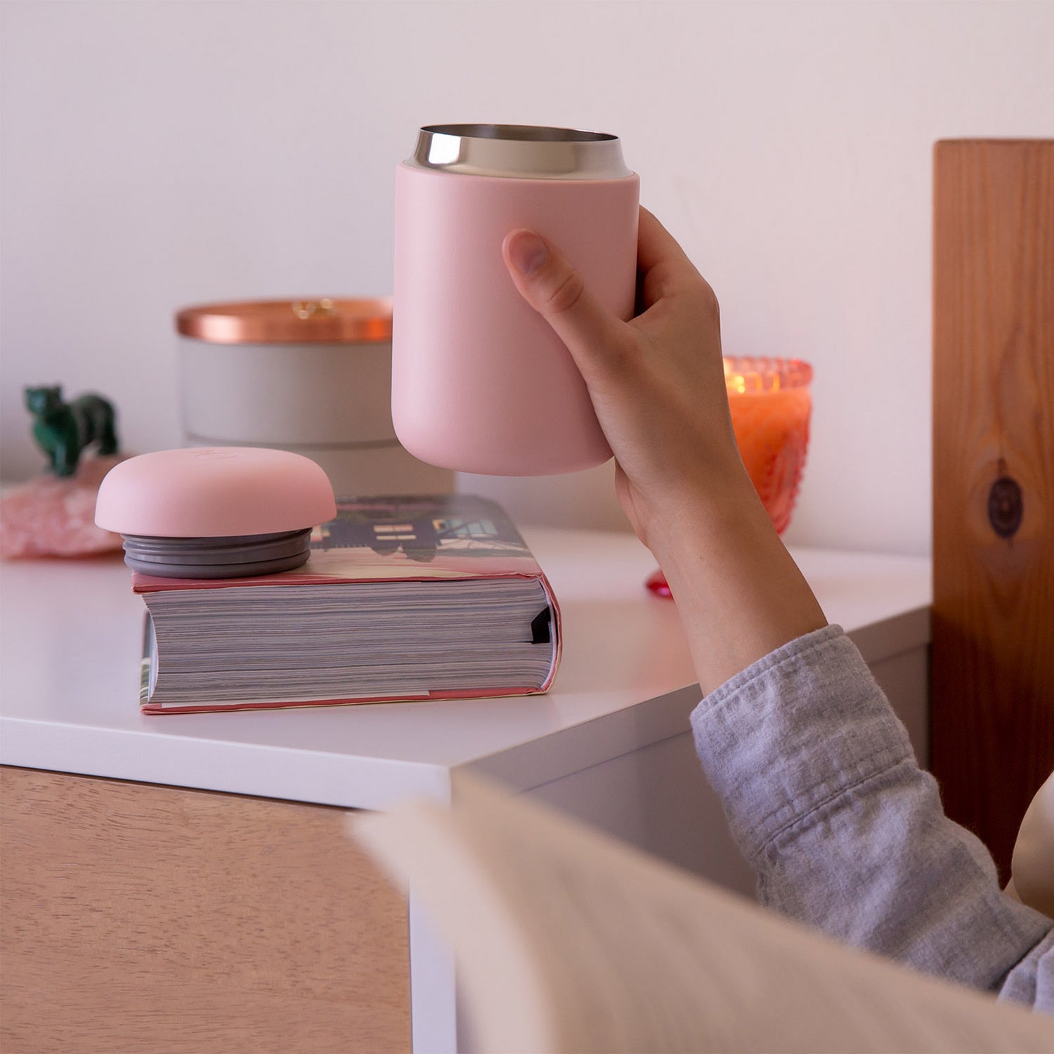 Fellow Carter Everywhere Mug Thermobecher in der Hand – bei 19grams Berlin kaufen