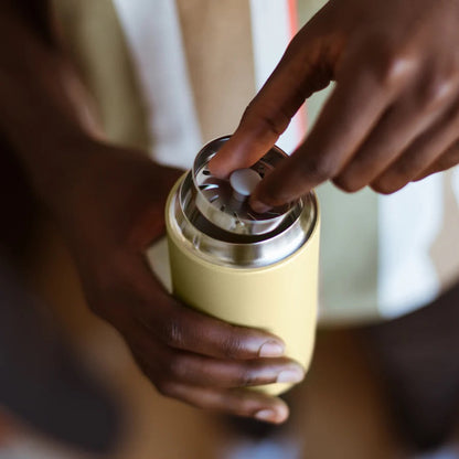 Fellow Thermobecher Carter Move Mug auslaufsicher – Kaffee-Zubehör bei 19grams Berlin