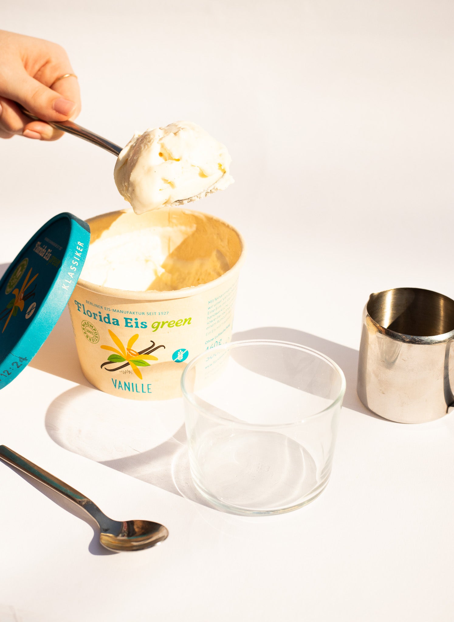 Ein Löffel Florida Eiscafe Vanille Eis