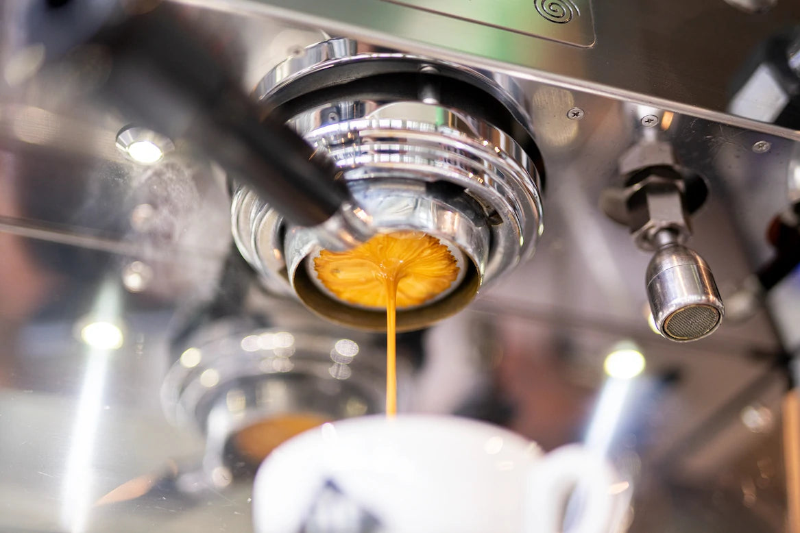 19grams Espresso frisch gezogen aus einer Espressomaschine 